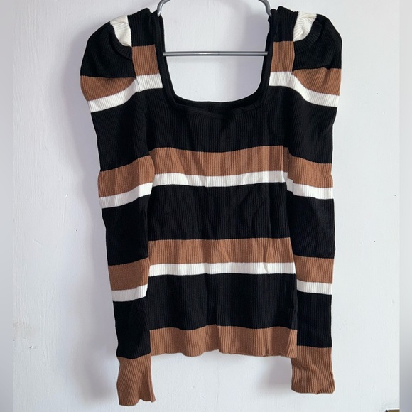 Striped Pattern Puffed Sleeved Sweater - Picture 2 of 4